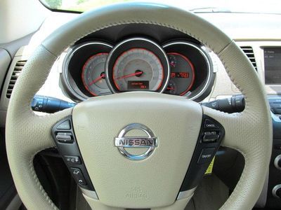 LE AWD SUV CD 2nd Row Bucket Seats 4 Door Air Conditioning Alloy Wheels, US $23,950.00, image 17