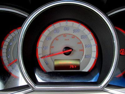 LE AWD SUV CD 2nd Row Bucket Seats 4 Door Air Conditioning Alloy Wheels, US $23,950.00, image 19