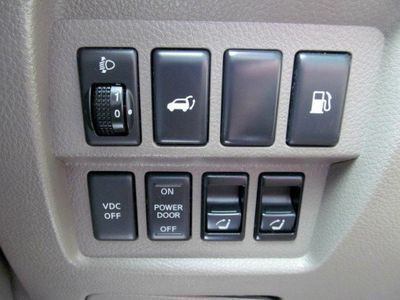 LE AWD SUV CD 2nd Row Bucket Seats 4 Door Air Conditioning Alloy Wheels, US $23,950.00, image 34