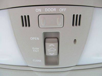 LE AWD SUV CD 2nd Row Bucket Seats 4 Door Air Conditioning Alloy Wheels, US $23,950.00, image 38