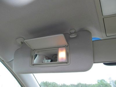 LE AWD SUV CD 2nd Row Bucket Seats 4 Door Air Conditioning Alloy Wheels, US $23,950.00, image 39