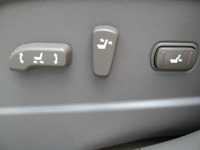 LE AWD SUV CD 2nd Row Bucket Seats 4 Door Air Conditioning Alloy Wheels, US $23,950.00, image 46