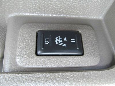 LE AWD SUV CD 2nd Row Bucket Seats 4 Door Air Conditioning Alloy Wheels, US $23,950.00, image 51