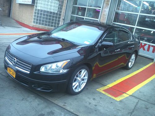 By owner 45,000 mile 2009 nissan maxima sv sedan 4-door 3.5l existing warranty