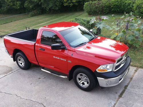 2011 Dodge Ram 1500 LIKE NEW Regular Cab HEMI 5.7 V8 VERY LOW MILES AND SPORTY, US $19,600.00, image 3
