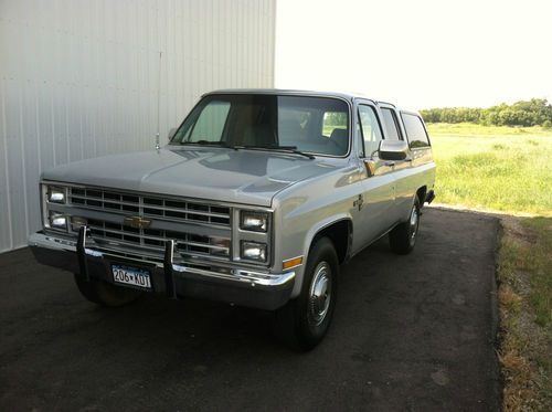1985 chevrolet suburban 3/4 ton, 454, 2wd, old school, great airstream puller!