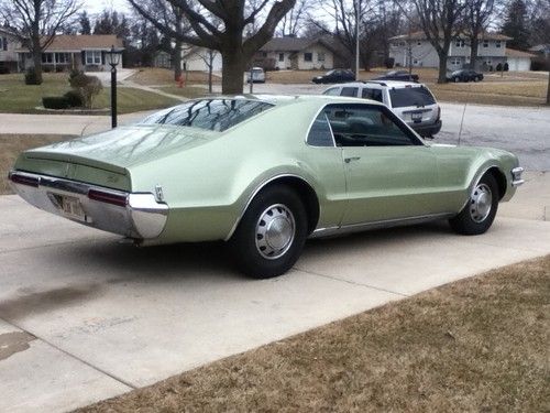 1968 oldsmobile toronado base 7.5l