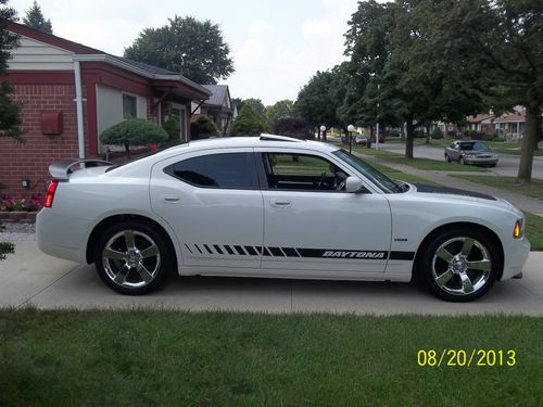 2009 dodge charger r/t "daytona" sedan 4-door 5.7l