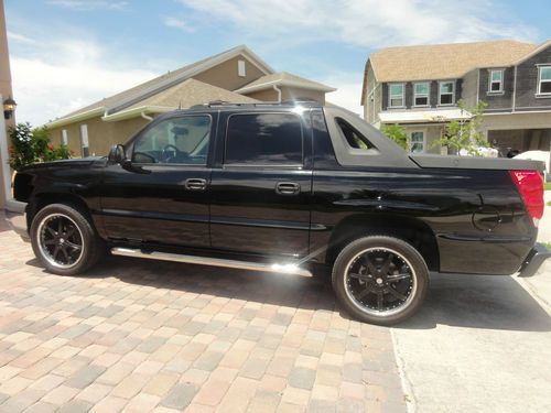 2005 chevrolet avalanche 1500 lt crew cab pickup 4-door 5.3l