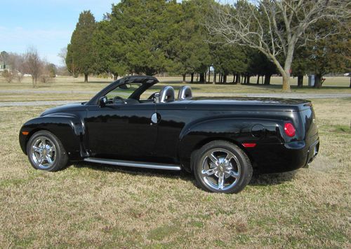 2006 chevrolet ssr base convertible 2-door 6.0l