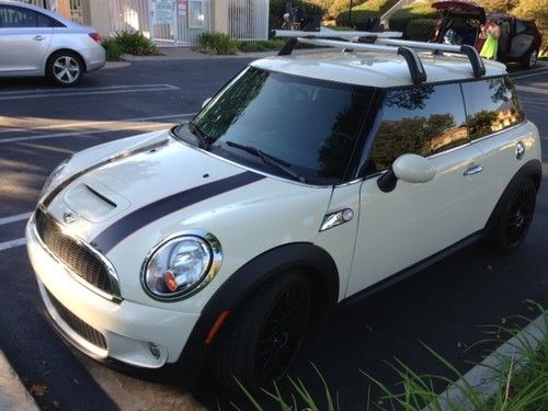 2009 Mini Cooper S 2dr 6 speed, 1.6L 1598CC l4 GAS, Low Miles, Great condition, image 2