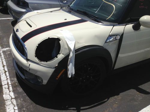 2009 Mini Cooper S 2dr 6 speed, 1.6L 1598CC l4 GAS, Low Miles, Great condition, image 4