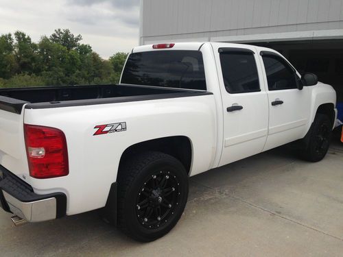 2007 chevrolet silverado 1500 lt z71 4-door 5.3l..20 inch wheels...no reserve