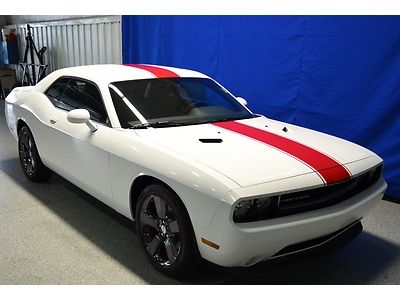 2014 rallye redline challenger, boston acoustics sound, keyless go, navigation!