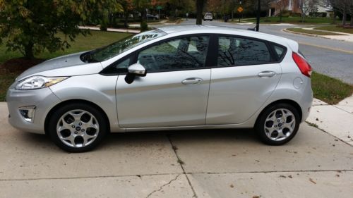 2012 ford fiesta ses hatchback 4-door 1.6l