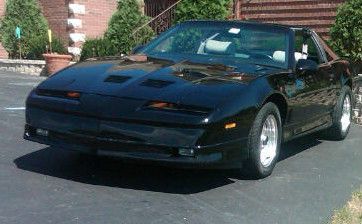 1986 pontiac trans am.  excellent condition.  black with t-tops.