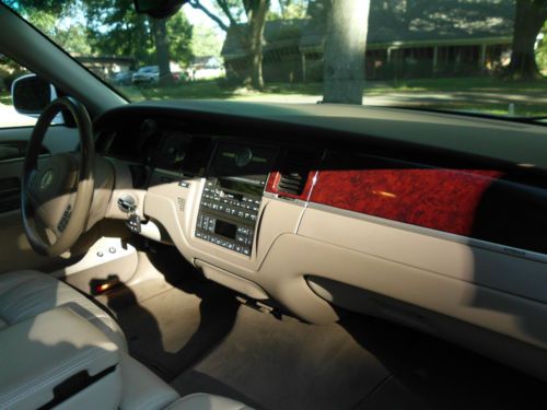 2004 Lincoln Town Car Signature Sedan 4-Door 4.6L, image 9