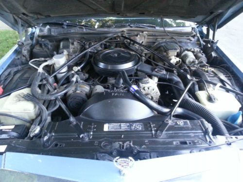 1991 Cadillac Fleetwood Brougham Sedan 4-Door 5.7L V8, image 8