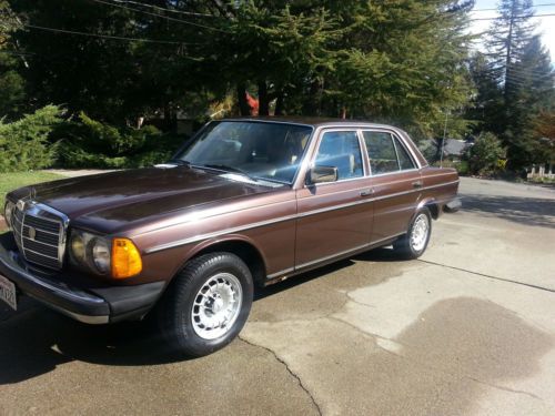 1982 Mercedes 300D Turbo Diesel - 4 Door - Manganese Brown/Palamino, image 2