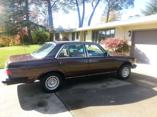 1982 Mercedes 300D Turbo Diesel - 4 Door - Manganese Brown/Palamino, image 6