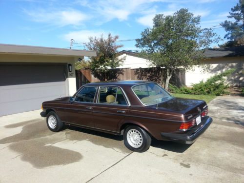1982 Mercedes 300D Turbo Diesel - 4 Door - Manganese Brown/Palamino, image 8
