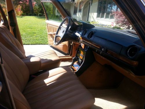 1982 Mercedes 300D Turbo Diesel - 4 Door - Manganese Brown/Palamino, image 15