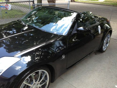 2006 nissan 350z enthusiast convertible 2-door 3.5l