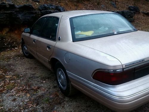 1996 mercury grand marquis. almost perfect low miles. hot heat cold ac, image 3