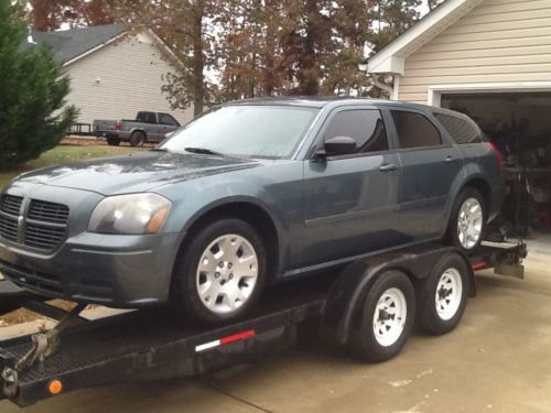 2006 dodge magnum se wagon 4-door 2.7l  needs engine work.....low miles