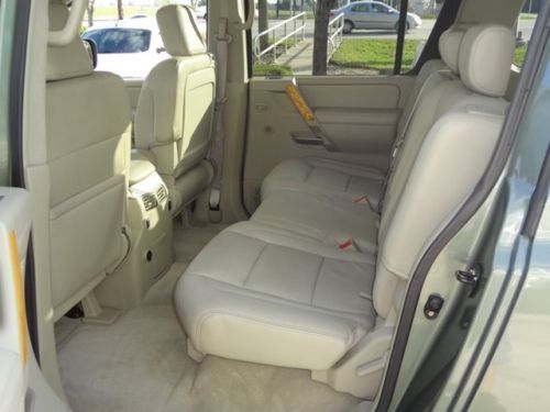 SUV 5.6L 4x4 One owner Clean Low miles Garage kept Excellent condition, image 8