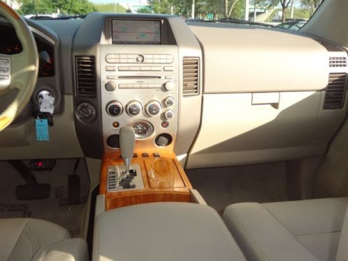 SUV 5.6L 4x4 One owner Clean Low miles Garage kept Excellent condition, image 16