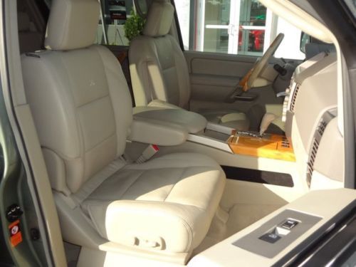 SUV 5.6L 4x4 One owner Clean Low miles Garage kept Excellent condition, image 18