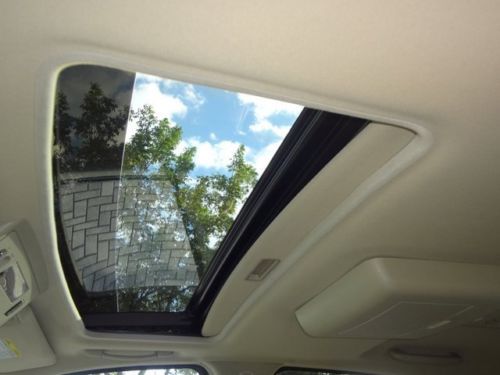 SUV 5.6L 4x4 One owner Clean Low miles Garage kept Excellent condition, image 29