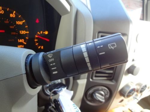 SUV 5.6L 4x4 One owner Clean Low miles Garage kept Excellent condition, image 40