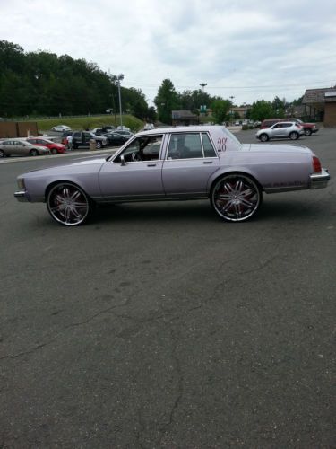 1982 Oldsmobile Delta 88 Royale Sedan 4-Door 5.0L, image 4