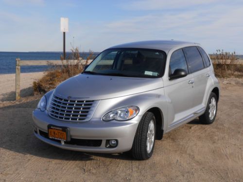 Sleek 2010 chrysler pt cruiser, &lt;18,000 miles, like new!