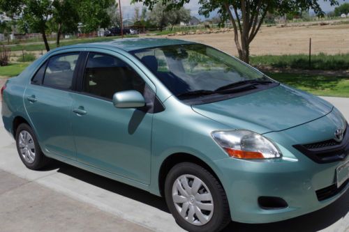 2007 toyota yaris base sedan 4-door 1.5l