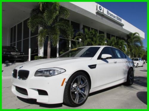 13 alpine white 4.4l v8 m-5 *driver assistance &amp; executive package *navigation