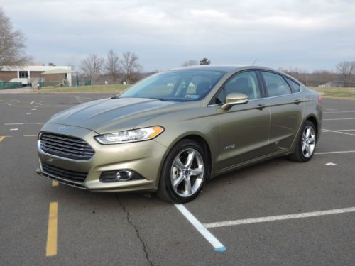 2013 ford fusion hybrid in rare &#034;ginger ale&#034; green.