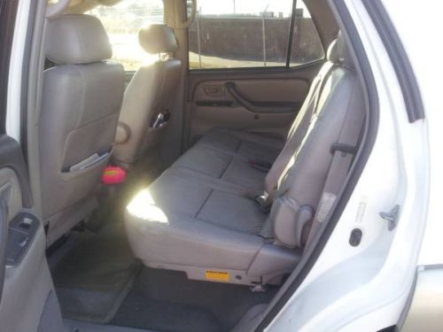 2004 White Toyota Sequoia SR5 Sport Utility 4-Door 4.7L, image 6