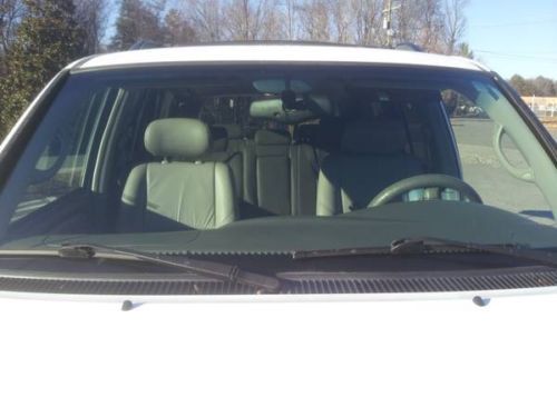 2004 White Toyota Sequoia SR5 Sport Utility 4-Door 4.7L, image 9