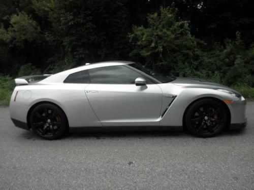 2009 nissan gt-r 670whp $20k upgrades