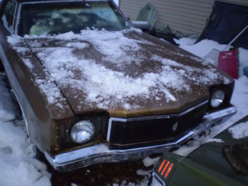 70 monte carlo     nice project car  or   parts car      (  runs &amp; drives !!!  )