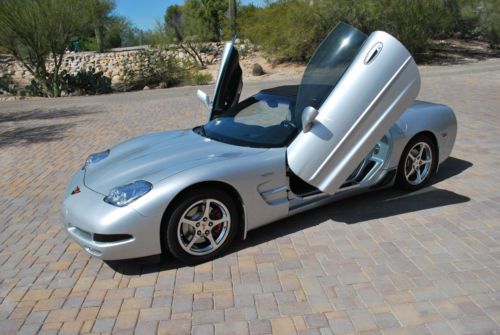 2002 chevrolet corvette base convertible 2-door 5.7l manual 6 speed