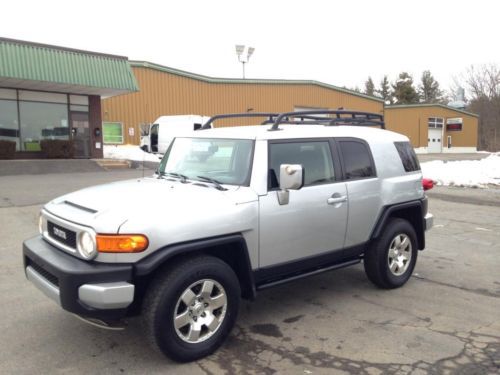 Rare manual tranny 4wd fj cruiser no reserve