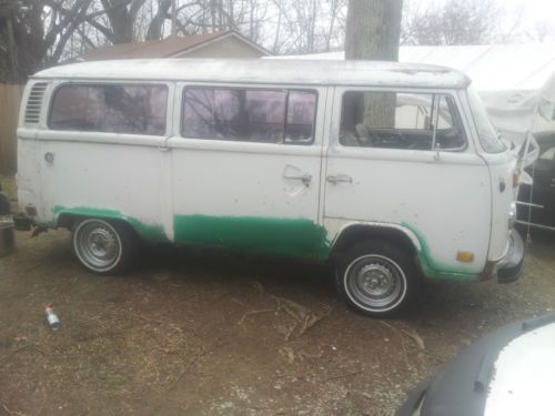 1974 volkswagon bus classic