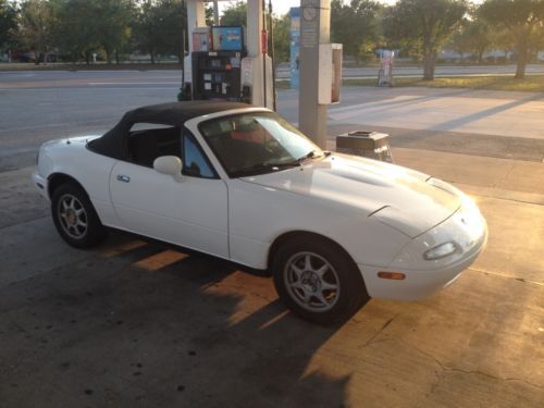 1997 mazda miata  convertible 2-door 1.8l