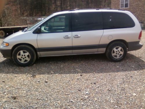 2000 chrysler grand voyager se