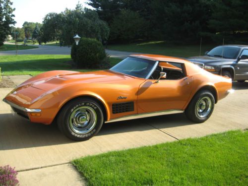 1972 corvette stingray t-top. 350v8, automatic, ontario orange w/ black interior
