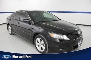 11 camry le, 2.5l 4 cylinder, auto, leather, sunroof, navi, clean 1 owner!